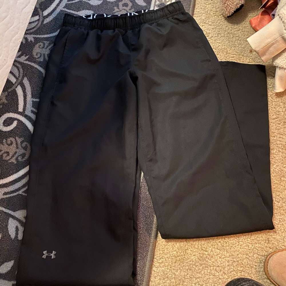 Black under armour jogging pants